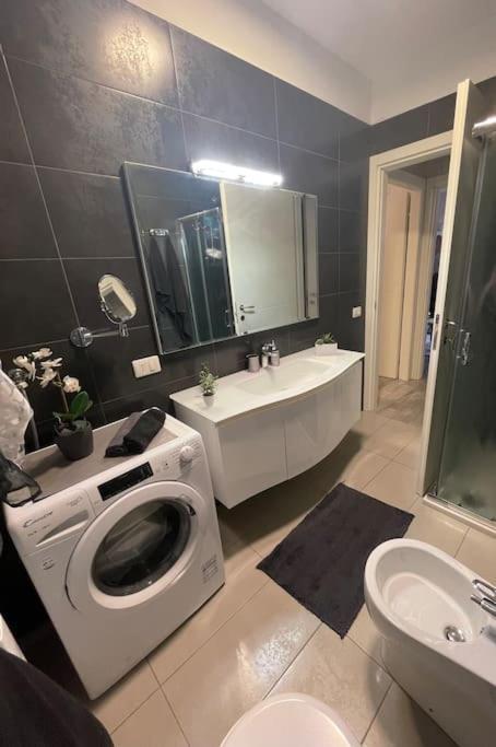Dave'S House Apartment Реджо Емилия Екстериор снимка